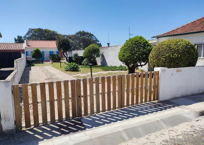 Casa De Semesterbostad *